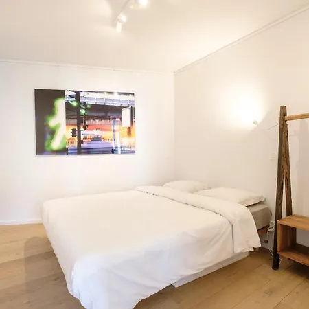 Beautiful 3 Bedrooms 50 Meters From The Beach Apartment