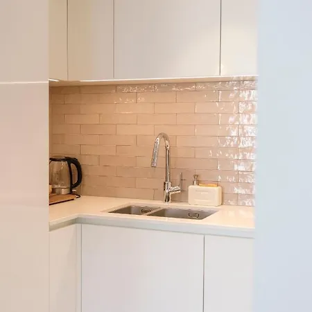 Beautiful 3 Bedrooms 50 Meters From The Beach Διαμέρισμα *