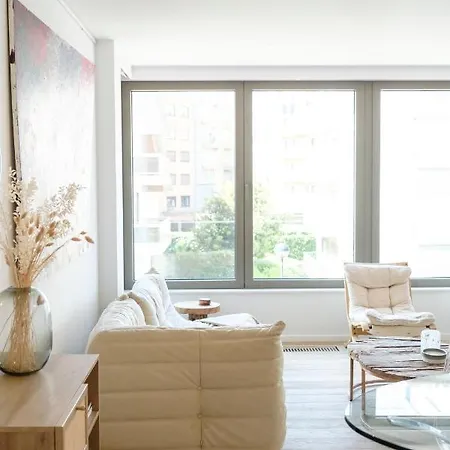 Beautiful 3 Bedrooms 50 Meters From The Beach Διαμέρισμα *