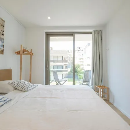 Beautiful 3 Bedrooms 50 Meters From The Beach Apartment *