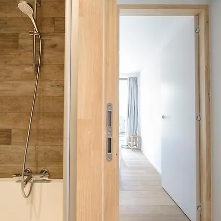 Beautiful 3 Bedrooms 50 Meters From The Beach Διαμέρισμα *